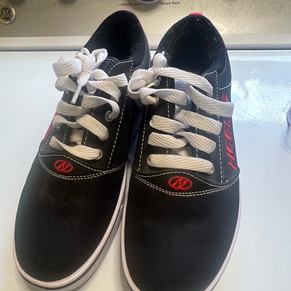 Boys Black Canvas Skate Shoes HEELYS PRO new youth size 6